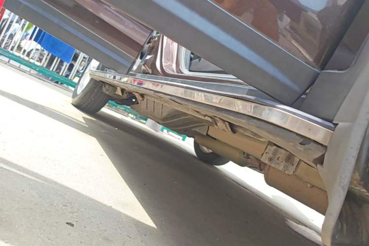 Used Dongfeng Aeolus AX7 2015 2.0L Automatic Zhiyi Trim Right Side Sill