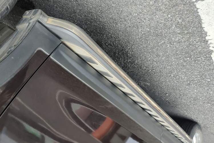 Used Dongfeng Aeolus AX7 2015 2.0L Automatic Zhiyi Trim Right Side Sill