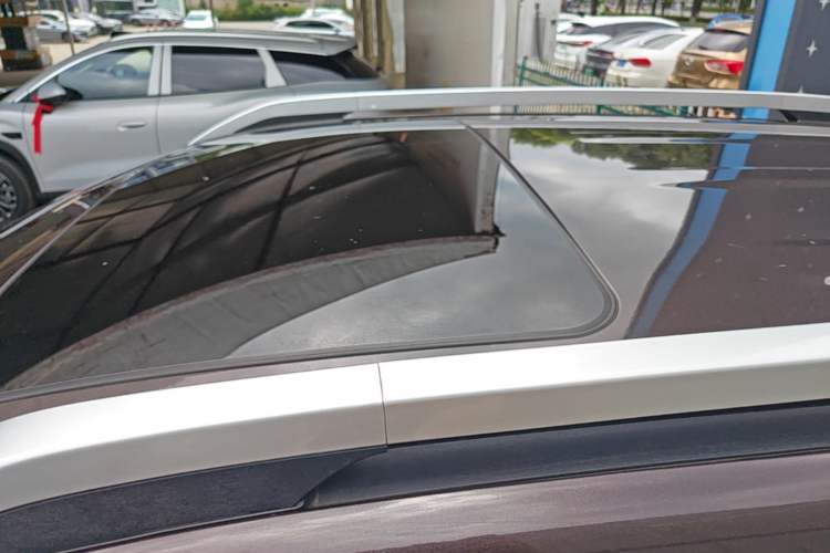 Used Dongfeng Aeolus AX7 2015 2.0L Automatic Zhiyi Trim Roof