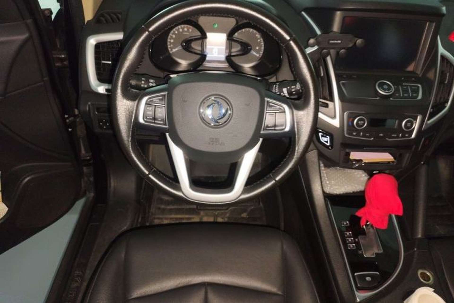 Used Dongfeng Aeolus AX7 2015 2.0L Automatic Zhiyi Trim Steering Wheel