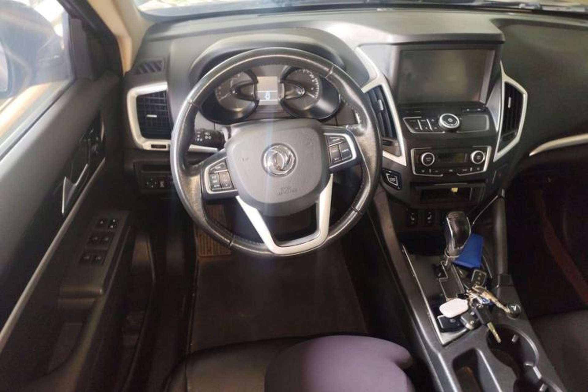 Used Dongfeng Aeolus AX7 2015 2.3L Automatic ZhiZun Version Steering Wheel