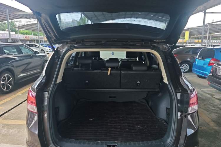 Used Dongfeng Aeolus AX7 2015 2.0L Automatic Zhiyi Trim Trunk