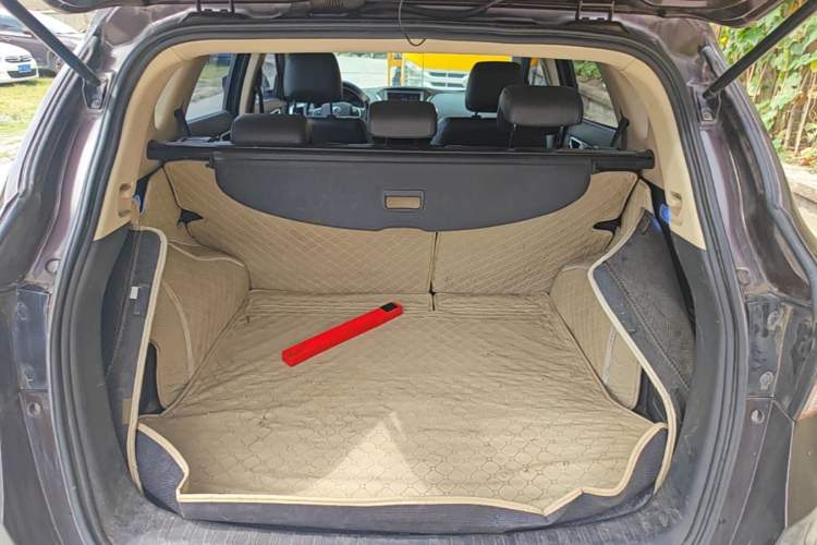 Used Dongfeng Aeolus AX7 2015 2.0L Automatic Zhiyi Trim Trunk