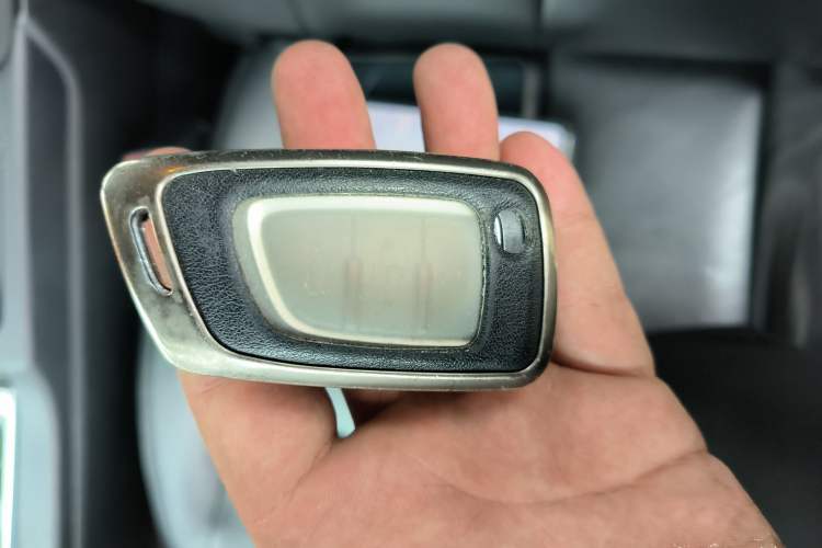 Used Dongfeng Aeolus AX7 2015 2.3L Automatic ZhiZun Version Vehicle Key