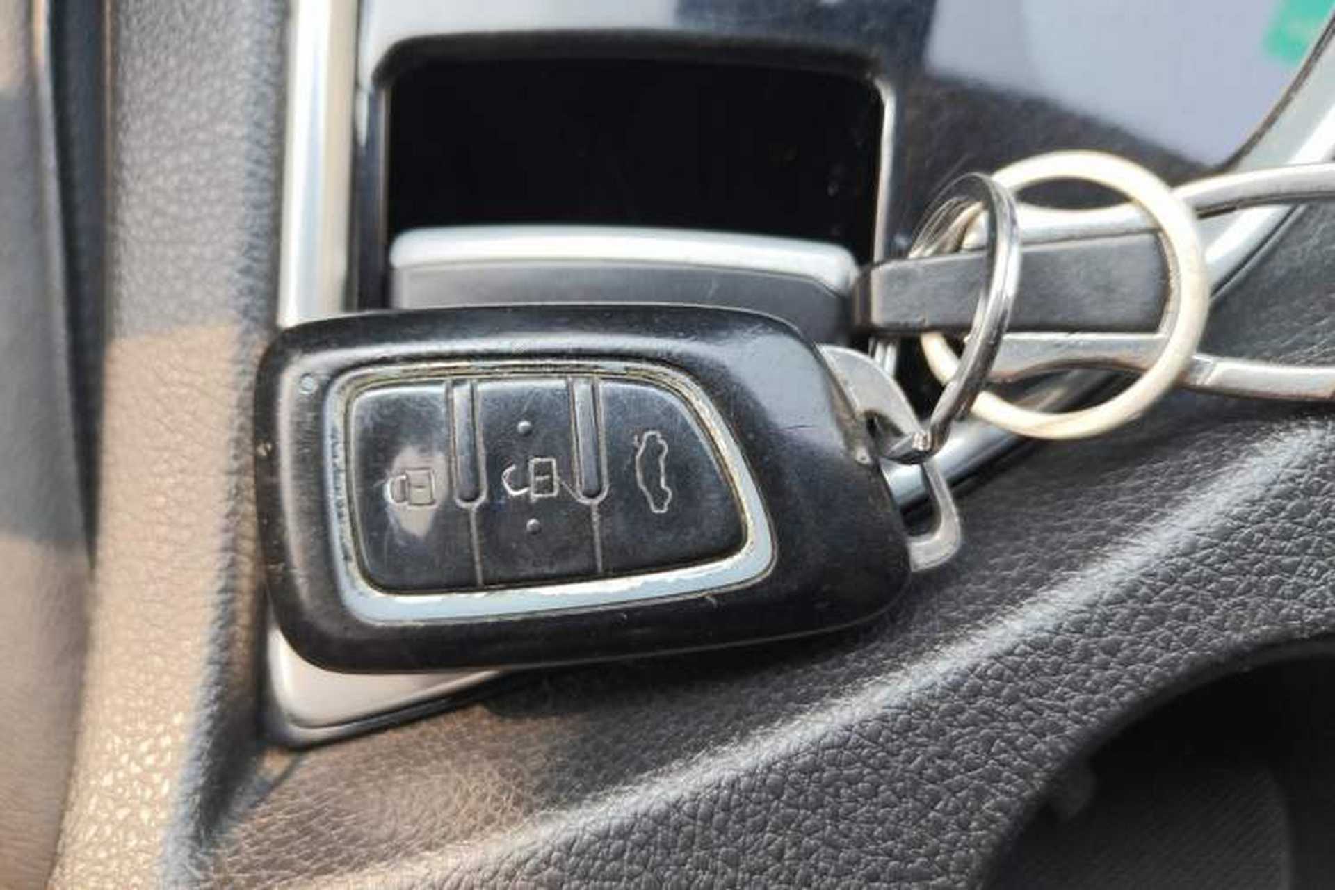 Used Dongfeng Aeolus AX7 2015 2.0L Automatic Zhiyi Trim Vehicle Key