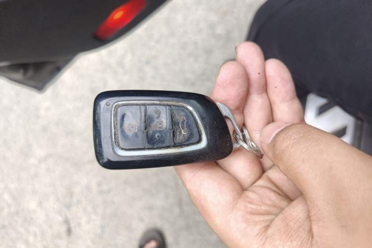 Used Dongfeng Aeolus AX7 2015 2.3L Automatic ZhiZun Version Vehicle Key