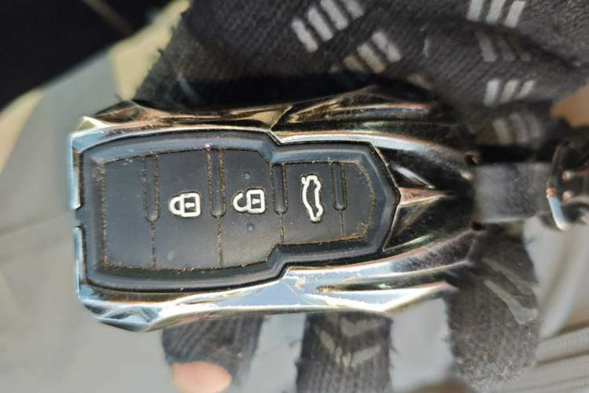 Used Dongfeng Aeolus AX7 2015 2.0L Manual Zhiyi Trim Vehicle Key