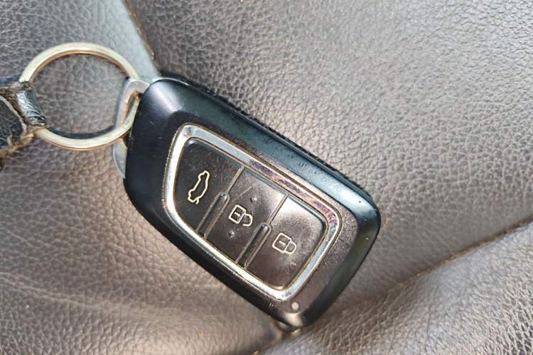 Used Dongfeng Aeolus AX7 2015 2.0L Manual Zhiyi Trim Vehicle Key