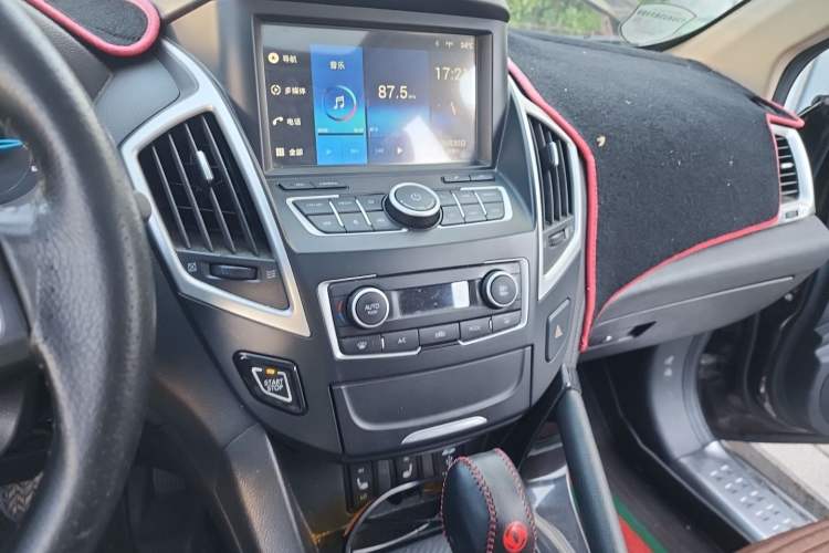 Used Dongfeng Aeolus AX7 2015 2.3L Automatic ZhiZun Version Audio And AC Panel