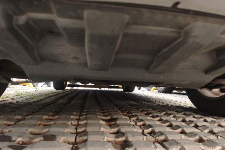 Used Dongfeng Aeolus AX7 2015 2.0L Automatic Zhiyi Trim Chassis Front
