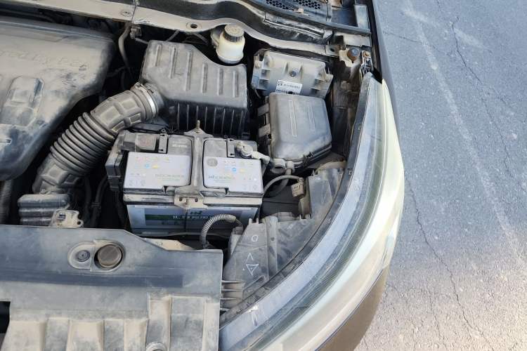 Used Dongfeng Aeolus AX7 2015 2.3L Automatic ZhiZun Version Engine Bay Left