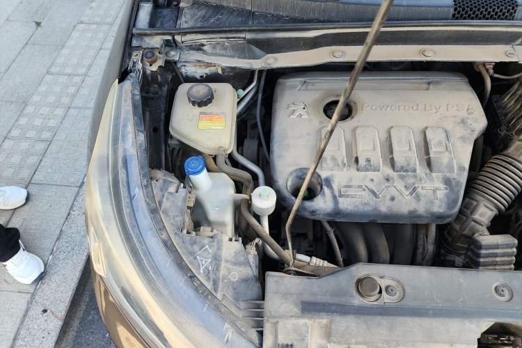 Used Dongfeng Aeolus AX7 2015 2.3L Automatic ZhiZun Version Engine Bay Right