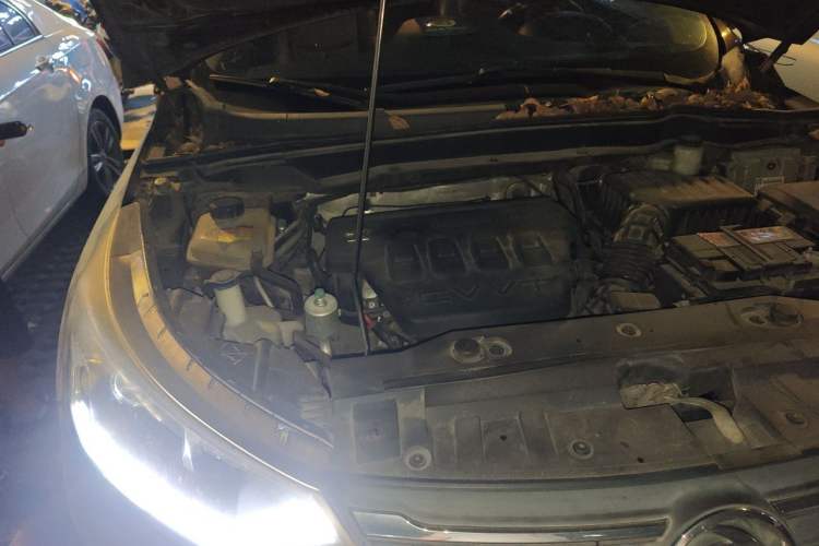 Used Dongfeng Aeolus AX7 2015 2.0L Automatic Zhiyi Trim Engine Bay Right