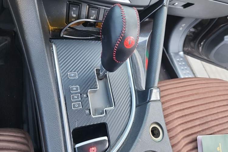 Used Dongfeng Aeolus AX7 2015 2.3L Automatic ZhiZun Version Gear Lever