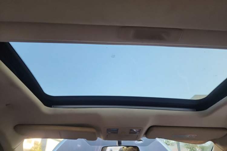 Used Dongfeng Aeolus AX7 2015 2.3L Automatic ZhiZun Version Headliner