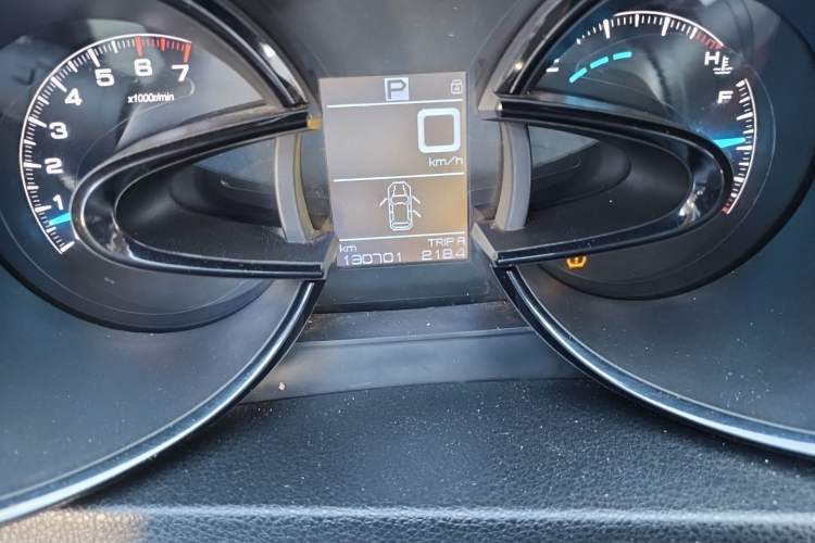Used Dongfeng Aeolus AX7 2015 2.3L Automatic ZhiZun Version Odometer Close Up