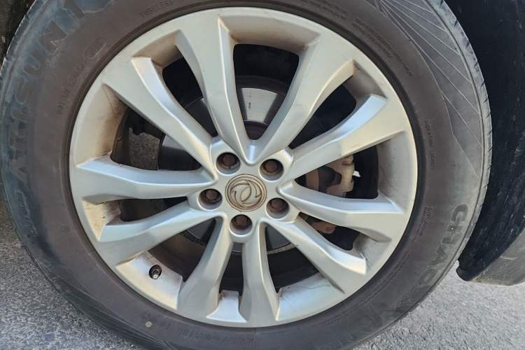 Used Dongfeng Aeolus AX7 2015 2.3L Automatic ZhiZun Version Right Front Wheel Hub