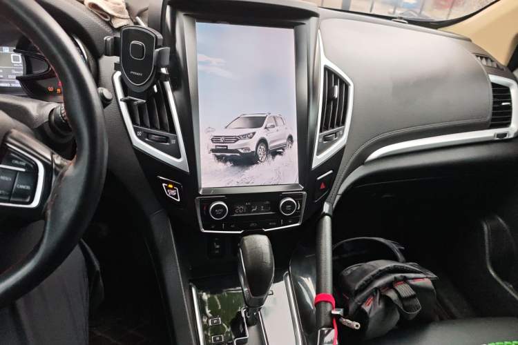 Used Dongfeng Aeolus AX7 2015 2.3L Automatic ZhiZun Version Audio And AC Panel