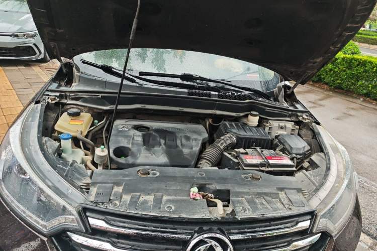 Used Dongfeng Aeolus AX7 2015 2.3L Automatic ZhiZun Version Engine Bay