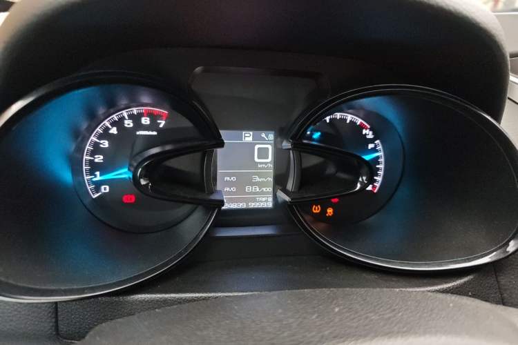 Used Dongfeng Aeolus AX7 2015 2.3L Automatic ZhiZun Version Instrument Cluster