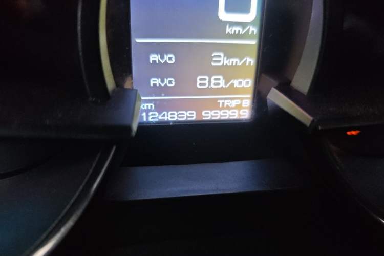 Used Dongfeng Aeolus AX7 2015 2.3L Automatic ZhiZun Version Odometer Close Up