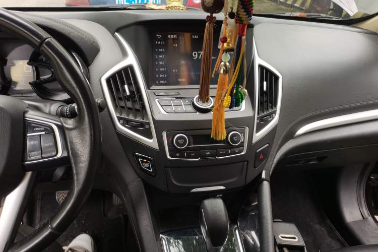 Used Dongfeng Aeolus AX7 2015 2.0L Automatic Zhiyi Trim Audio And AC Panel