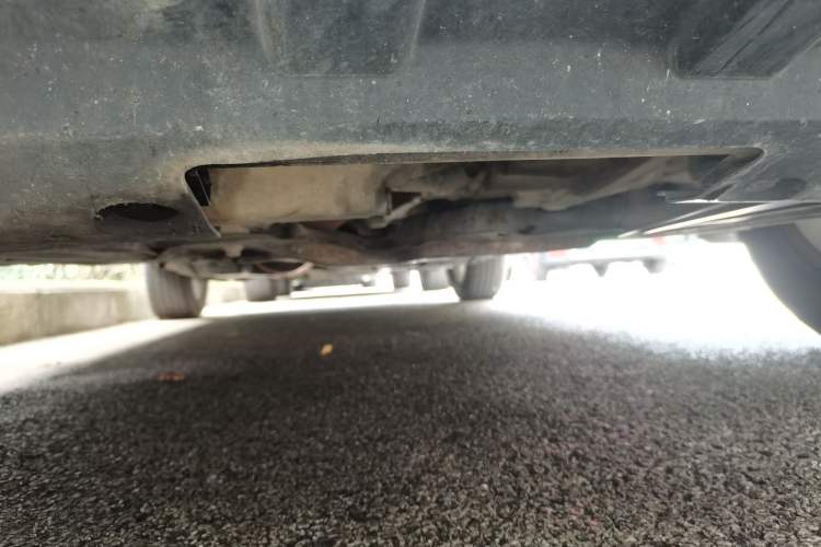 Used Dongfeng Aeolus AX7 2015 2.0L Automatic Zhiyi Trim Chassis Front