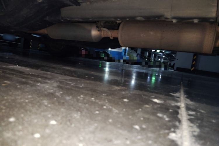 Used Dongfeng Aeolus AX7 2015 2.0L Manual Zhiyi Trim Chassis Front Right
