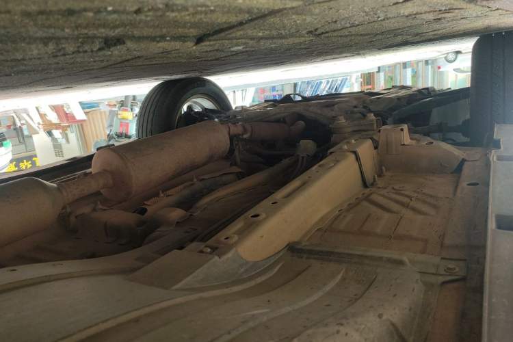Used Dongfeng Aeolus AX7 2015 2.0L Manual Zhiyi Trim Chassis Front