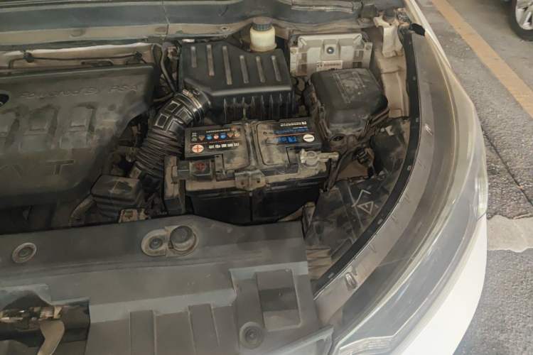 Used Dongfeng Aeolus AX7 2015 2.0L Automatic Zhiyi Trim Engine Bay Left