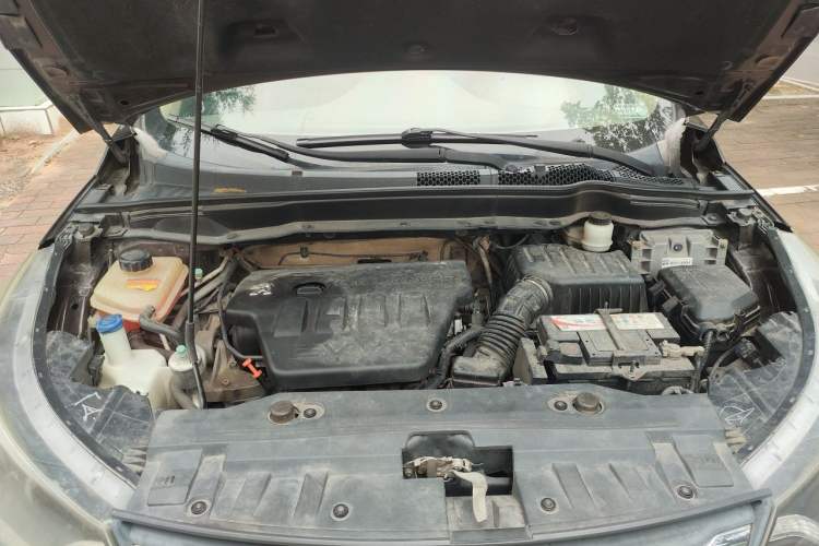 Used Dongfeng Aeolus AX7 2015 2.0L Manual Zhiyi Trim Engine Bay