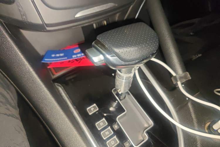 Used Dongfeng Aeolus AX7 2015 2.0L Automatic Zhiyi Trim Gear Lever