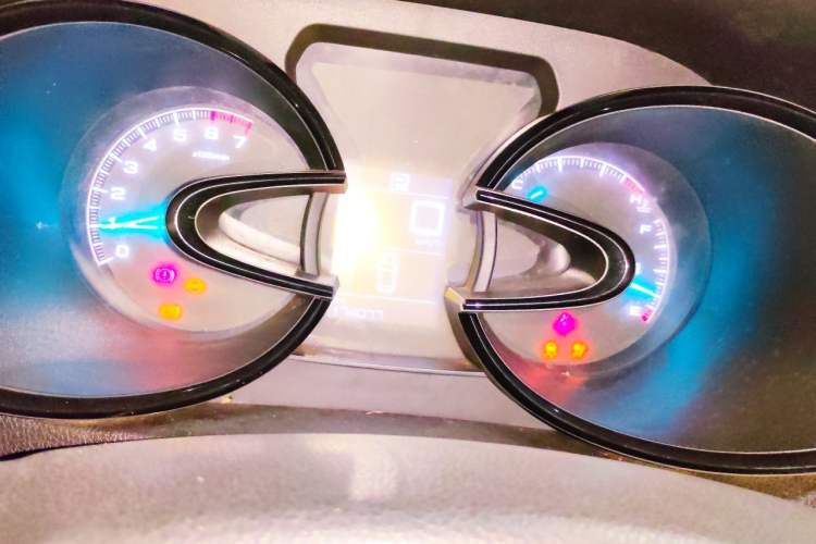 Used Dongfeng Aeolus AX7 2015 2.0L Automatic Zhiyi Trim Instrument Cluster