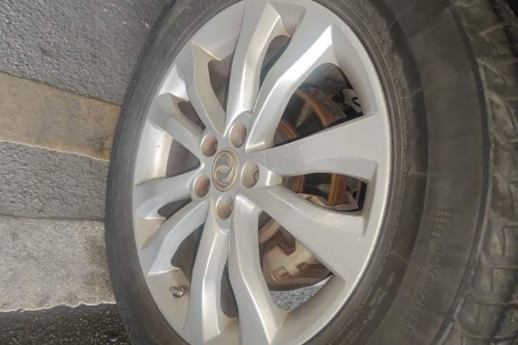 Used Dongfeng Aeolus AX7 2015 2.0L Automatic Zhiyi Trim Right Front Wheel Hub
