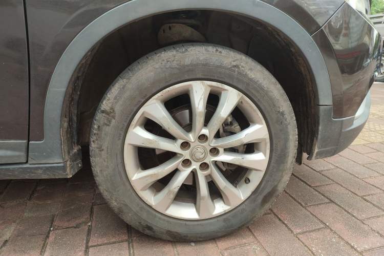 Used Dongfeng Aeolus AX7 2015 2.0L Manual Zhiyi Trim Right Front Wheel Hub