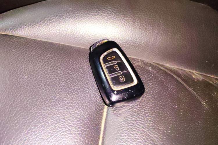 Used Dongfeng Aeolus AX7 2015 2.0L Automatic Zhiyi Trim Vehicle Key