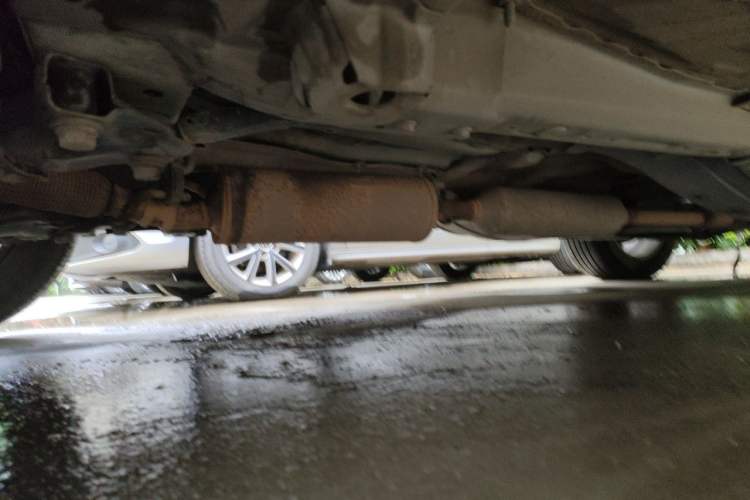 Used Dongfeng Aeolus AX7 2015 2.0L Automatic Zhiyi Trim Chassis Front Left