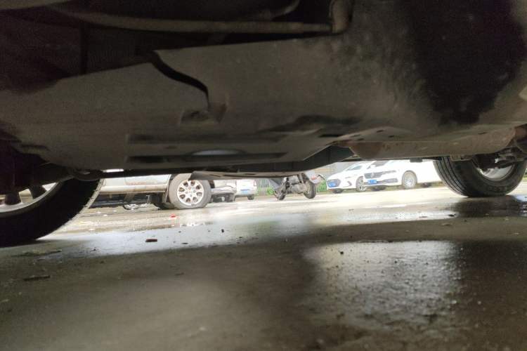 Used Dongfeng Aeolus AX7 2015 2.0L Automatic Zhiyi Trim Chassis Rear Right