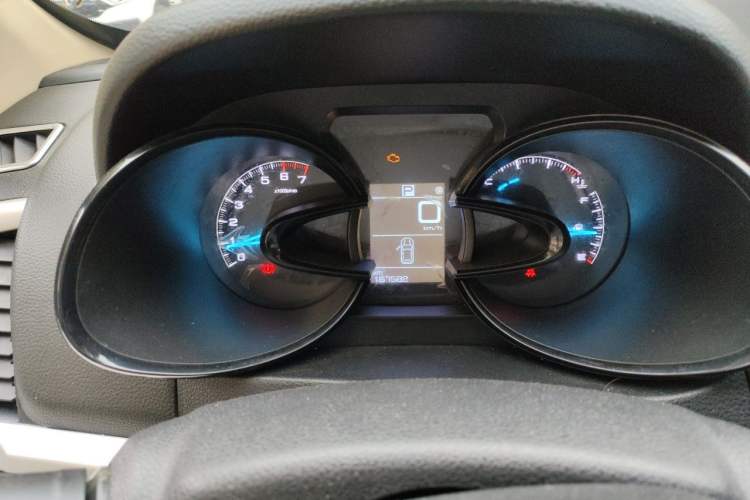 Used Dongfeng Aeolus AX7 2015 2.0L Automatic Zhiyi Trim Instrument Cluster