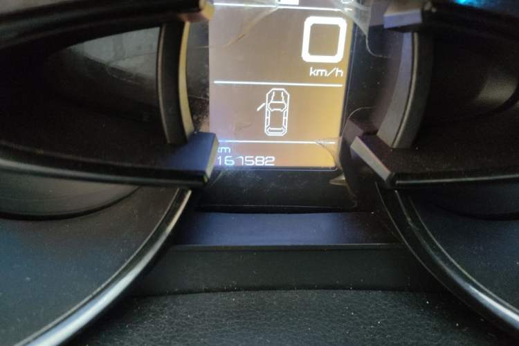 Used Dongfeng Aeolus AX7 2015 2.0L Automatic Zhiyi Trim Odometer Close Up