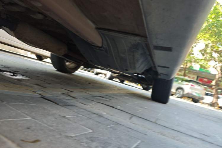 Used Dongfeng Aeolus AX7 2015 2.0L Manual Parade Edition Chassis Front Left
