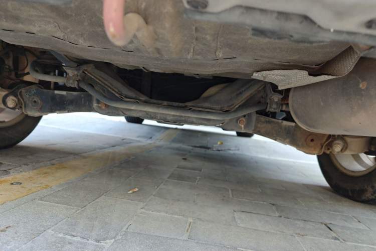 Used Dongfeng Aeolus AX7 2015 2.0L Manual Parade Edition Chassis Rear