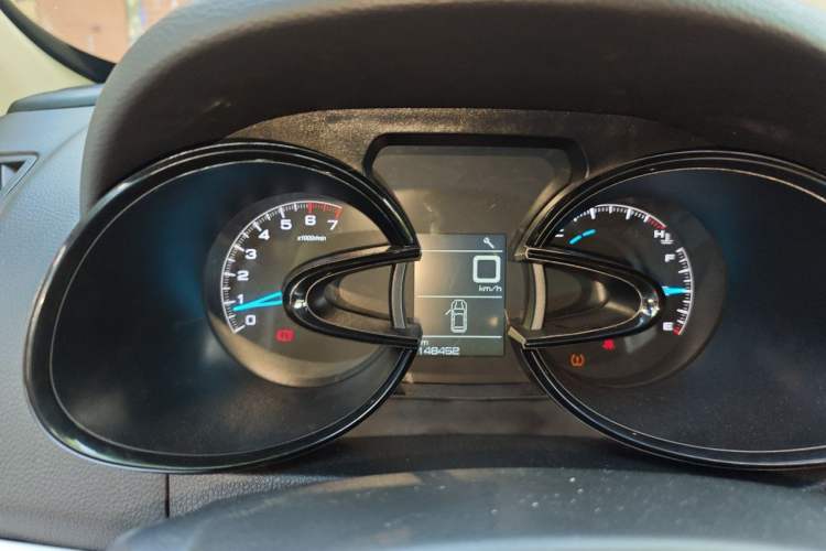 Used Dongfeng Aeolus AX7 2015 2.0L Manual Parade Edition Instrument Cluster