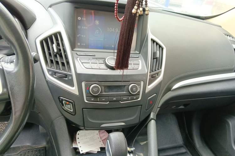 Used Dongfeng Aeolus AX7 2015 2.0L Automatic Zhiyi Trim Audio And AC Panel