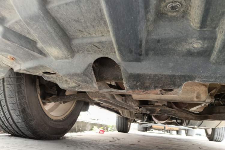 Used Dongfeng Aeolus AX7 2015 2.0L Automatic Zhiyi Trim Chassis Front Right