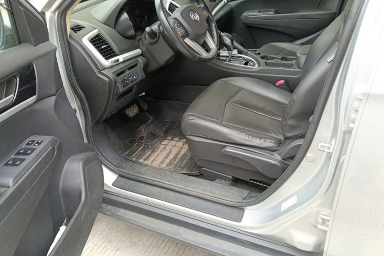 Used Dongfeng Aeolus AX7 2015 2.0L Automatic Zhiyi Trim Driver Seat