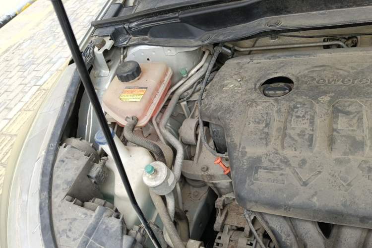 Used Dongfeng Aeolus AX7 2015 2.0L Automatic Zhiyi Trim Engine Bay Right
