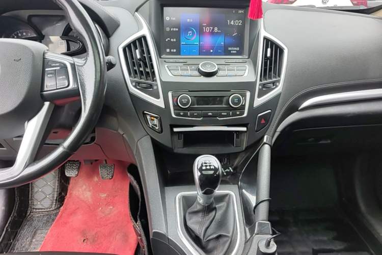 Used Dongfeng Aeolus AX7 2015 2.0L Manual Zhiyi Trim Audio And AC Panel