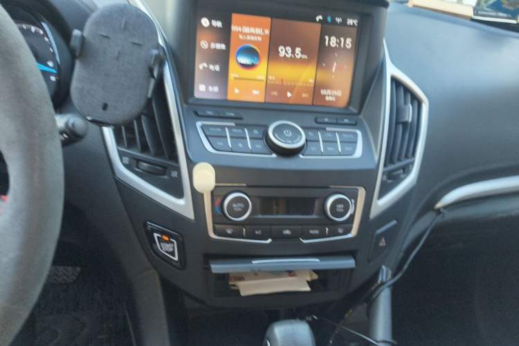 Used Dongfeng Aeolus AX7 2015 2.0L Automatic Zhiyi Trim Audio And AC Panel