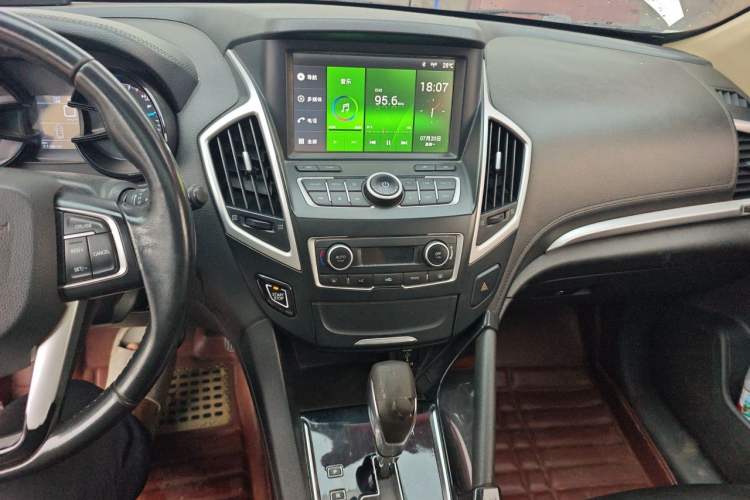 Used Dongfeng Aeolus AX7 2015 2.0L Automatic Zhiyi Trim Audio And AC Panel